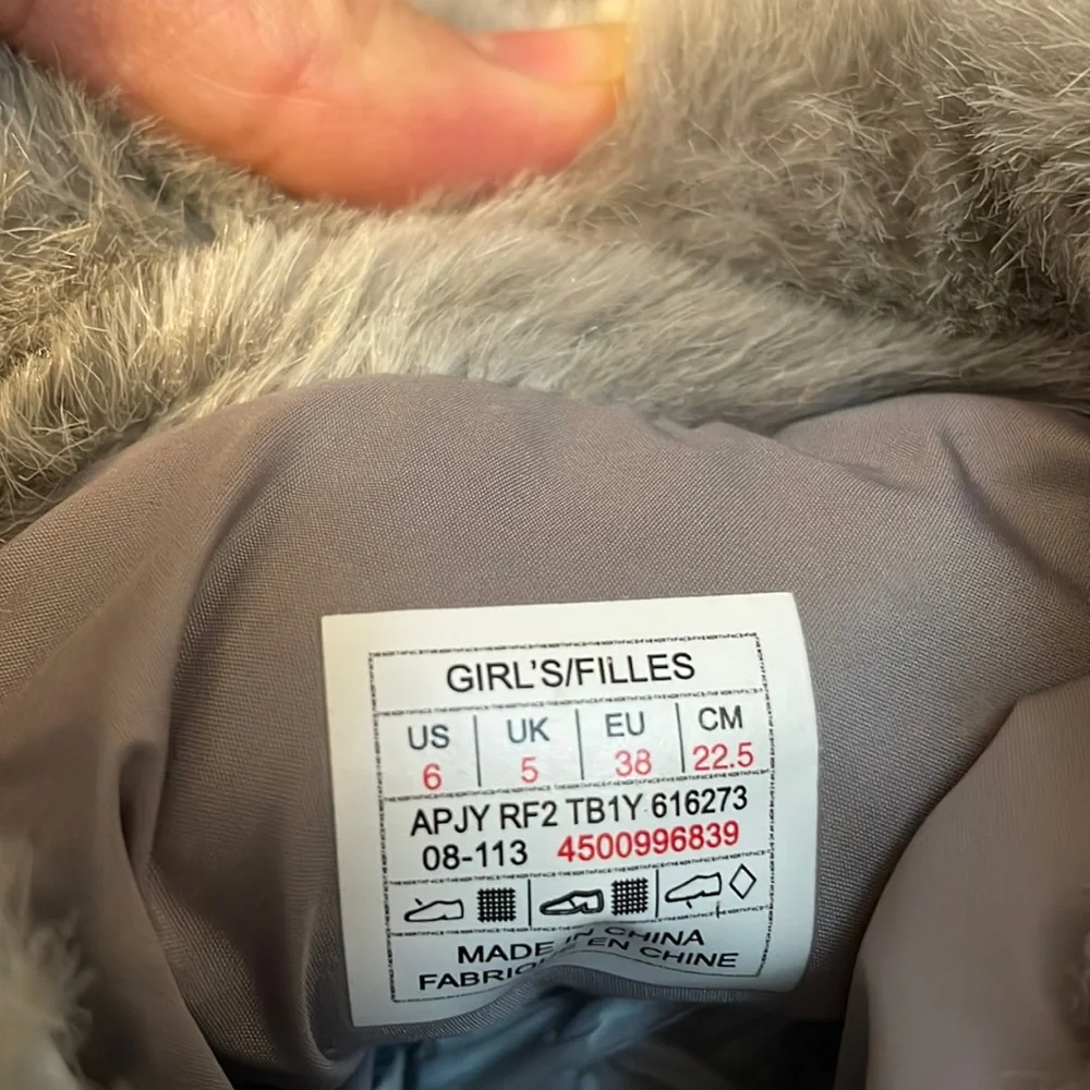 ⛄️The North Face Snow boots☃️youth size 6 or Women’s 7.5/8